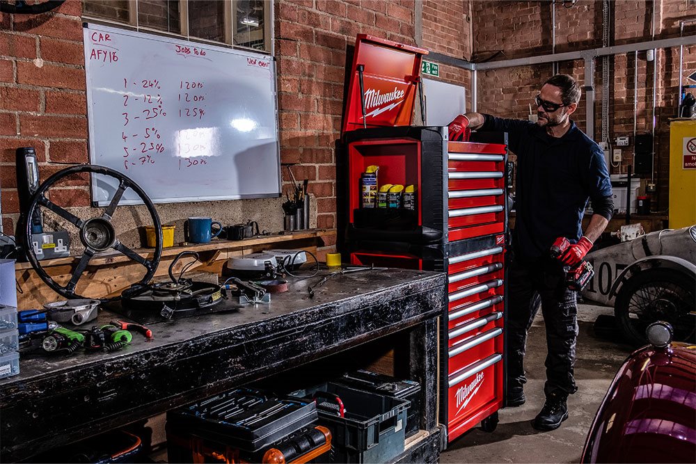 PRILAGODBA NOVIM TRENDOVIMA I IZAZOVIMA U AUTOMOBILSKIM RADIONICAMA